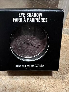 MAC Cosmetics Single Eye Shadow - Deep Plum